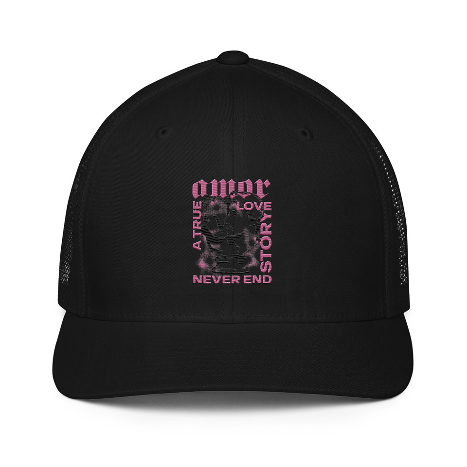 Amor Closed-Back Trucker Cap